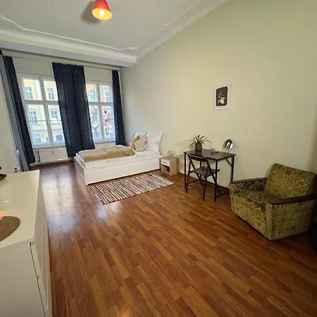 2 Im Herzen Neukoellns * Berlin
